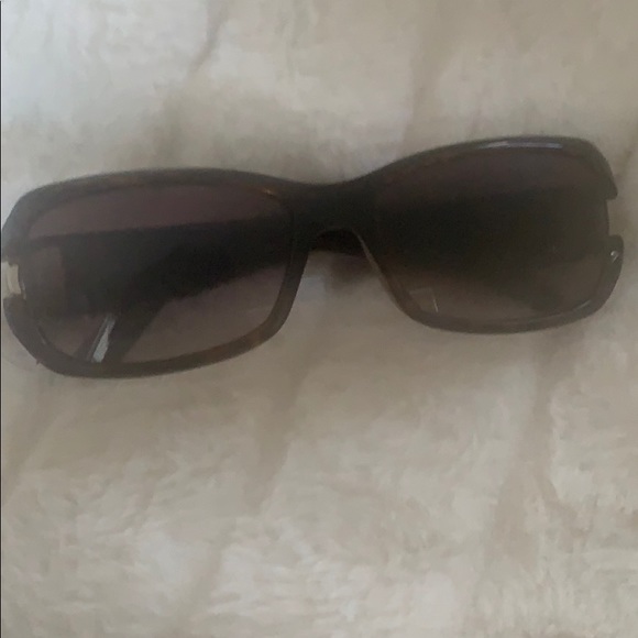 Christian Dior Stunnas - Picture 4 of 8